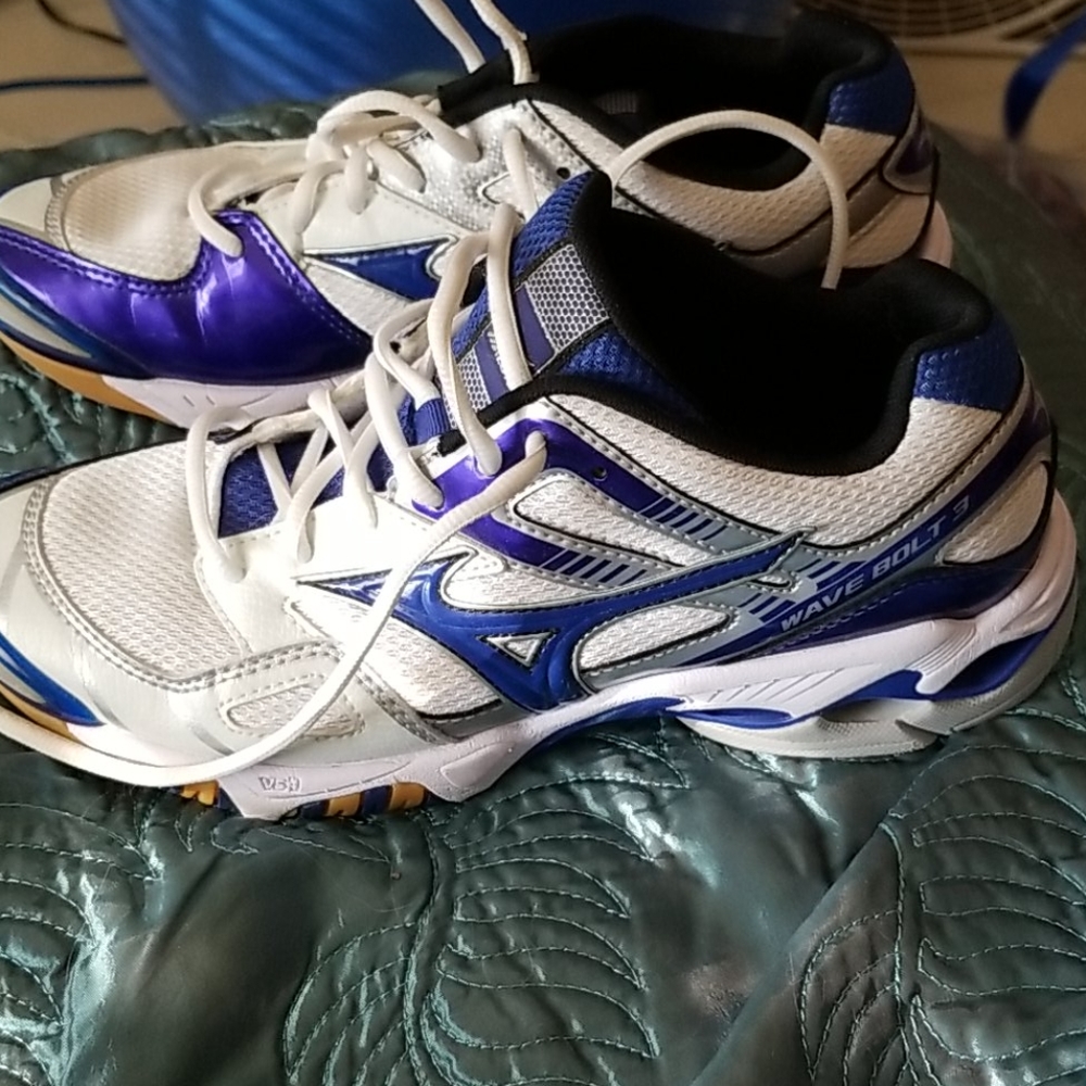 Mizuno wave bolt 3 shoes
